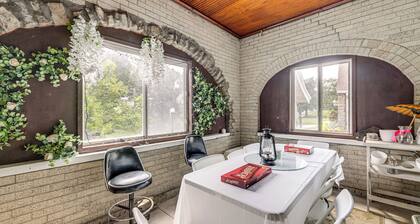 Modern Group Getaway w/ Private Yard in Cincinnati