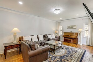 House (5 Bedrooms) | Interior - Modern Group Getaway w/ Private Yard in Cincinnati (Cincinnati)