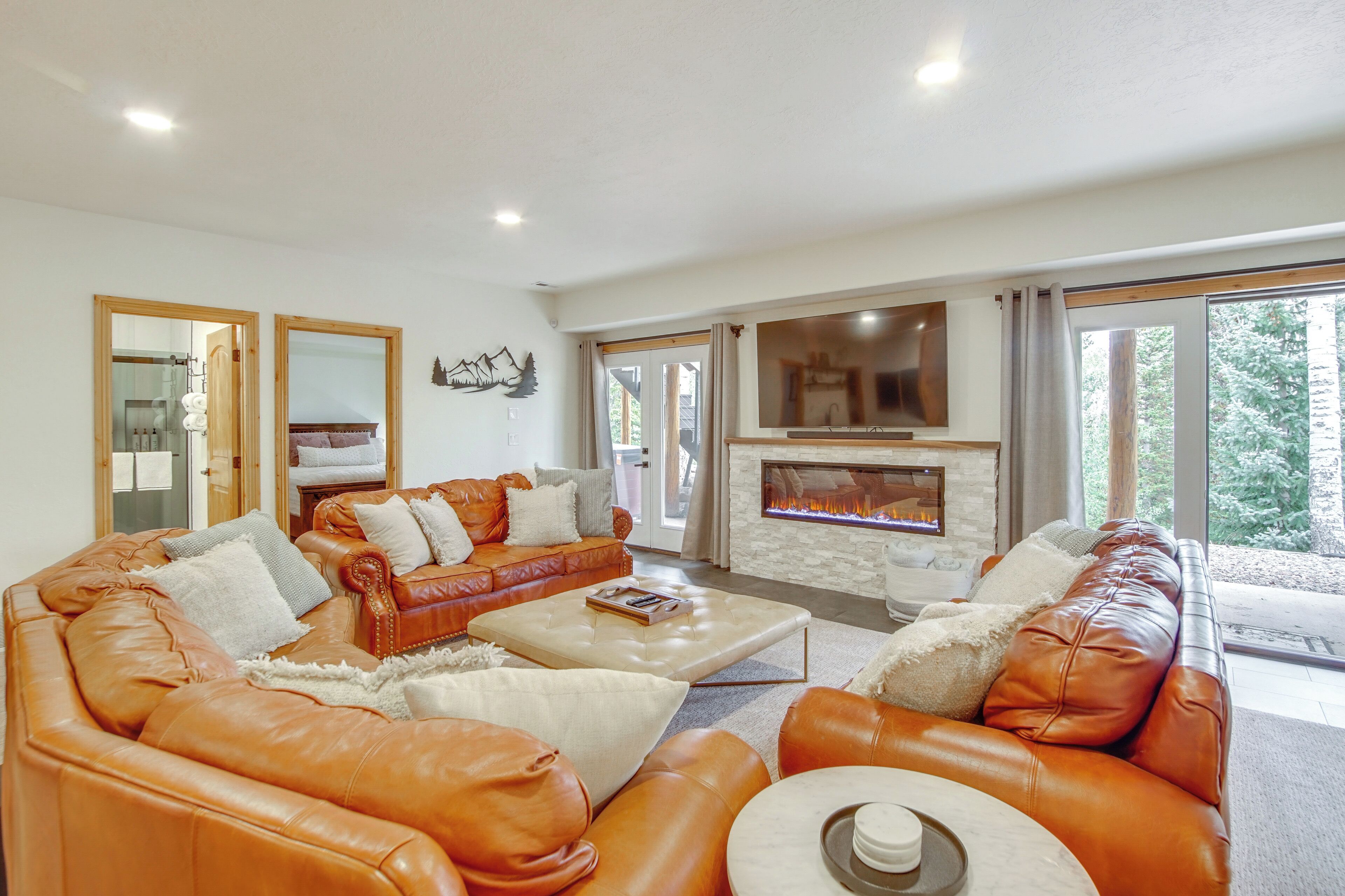 House (5 Bedrooms) | Interior