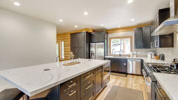 Rumah (5 Bedrooms) | Interior