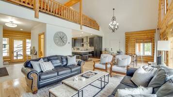 House (5 Bedrooms) | Interior