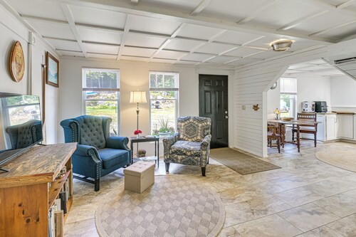 Explore Coastal Maine! Cozy Apt w/ Yard & Garden