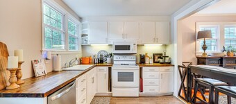 Cookout Ready: Walkable Home in Bearden Village