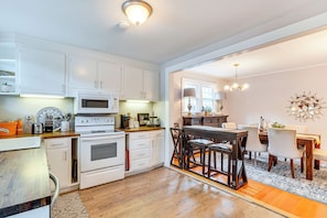 House (3 Bedrooms) | Interior