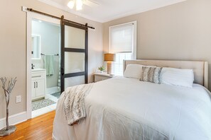 House (3 Bedrooms) | Interior - Cookout Ready: Walkable Home in Bearden Village (Knoxville)