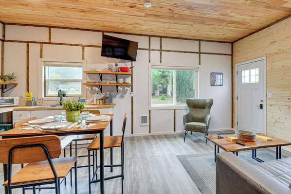 Apartment (1 Bedroom) | Interior - Near Twilight Sites & Scenic Hikes: Forks Apt (Forks)