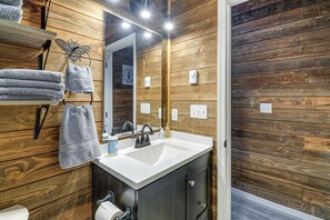 Apartment (1 Bedroom) | Interior - Near Twilight Sites & Scenic Hikes: Forks Apt (Forks)