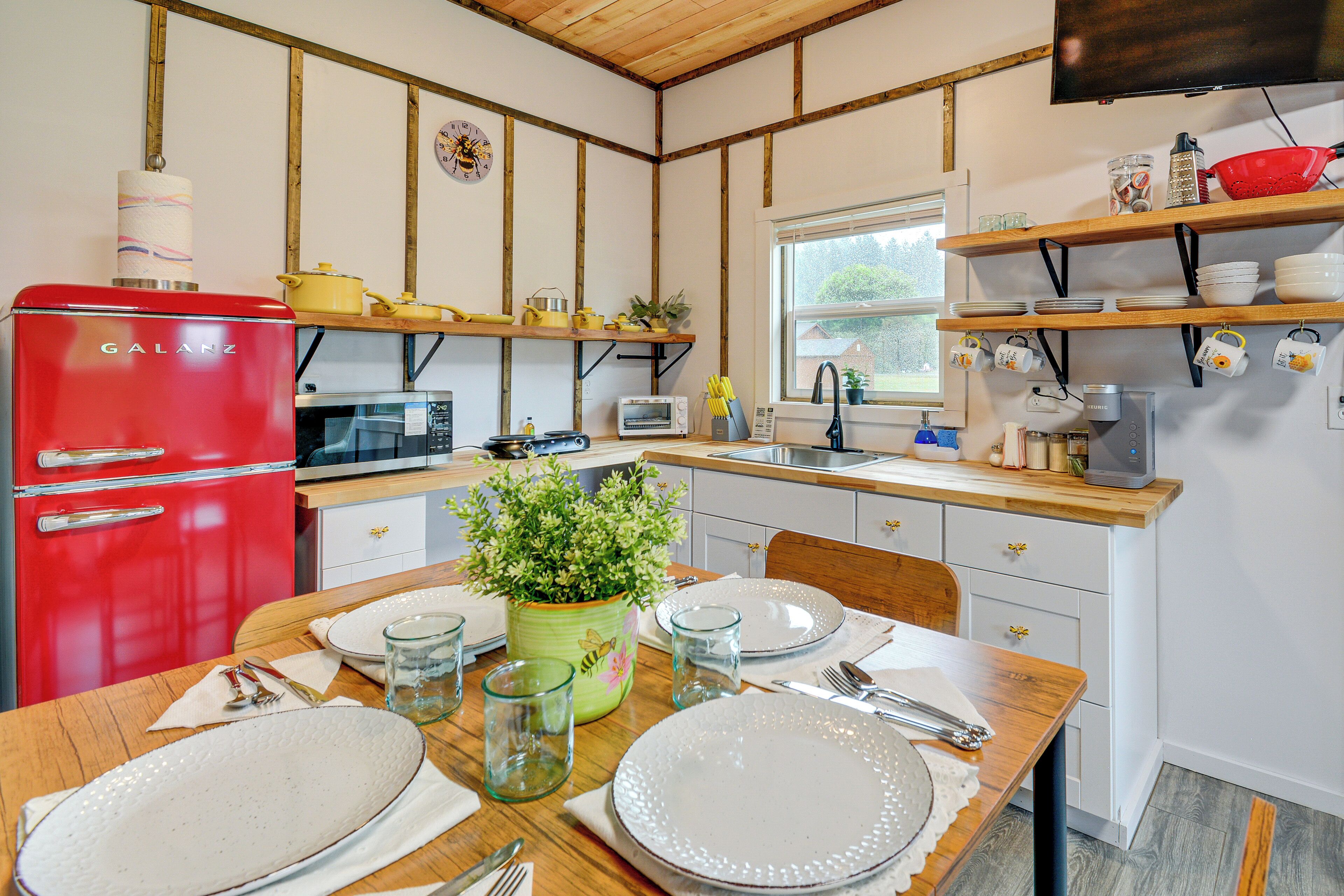 المنشأة من الداخل