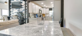 Lake View & Game Room on 3 1/2 Acres, Near Marina