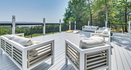 Lake View & Game Room on 3 1/2 Acres, Near Marina