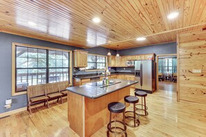 Talo (4 Bedrooms) | Sisätilat