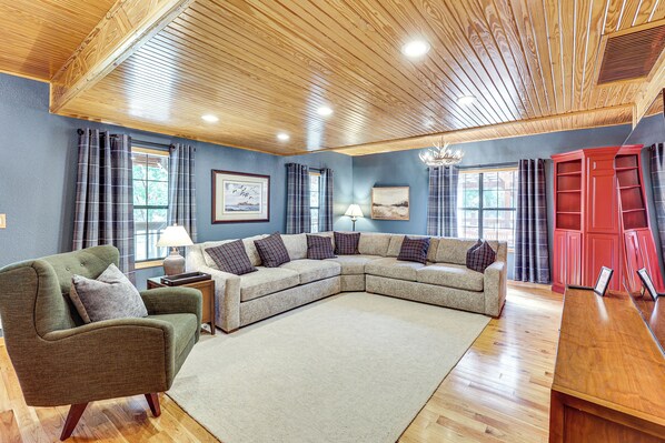 House (4 Bedrooms) | Interior