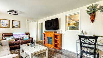 House (3 Bedrooms) | Front of property