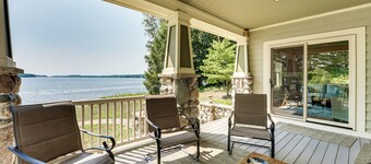 Hamlin Lake Retreat: Spacious Stay for Groups!