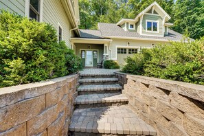 House (6 Bedrooms) | Interior - Hamlin Lake Retreat: Spacious Stay for Groups! (Free Soil)