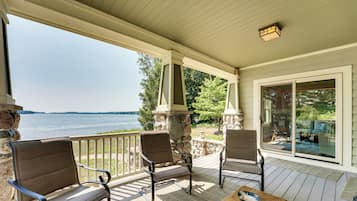 House (6 Bedrooms) | Interior