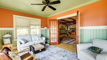 House (6 Bedrooms) | Interior