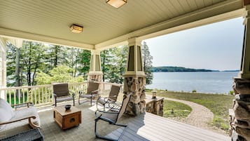 House (6 Bedrooms) | Interior