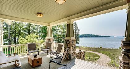 Group Getaway on Hamlin Lake: Fire Pit & Dock!