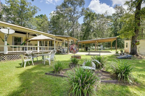 Outdoor Entertainment Areas: Cleveland Cottage