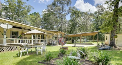 Outdoor Entertainment Areas: Cleveland Cottage