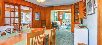 Boat & Unwind! Charming Atwood Lake Farmhouse