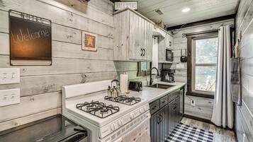 House (1 Bedroom) | Interior