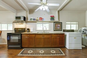 Cottage (2 Bedrooms) | Interior - Bike & Hike On-site: Inviting Cleveland Retreat! (Cleveland)