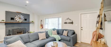 House (2 Bedrooms) | Interior