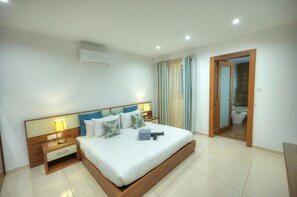 3 bedrooms, iron/ironing board, free WiFi, bed sheets - Charming, modern 3 bedroom seafront (Sliema)