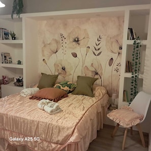1 bedroom, iron/ironing board, Internet, bed sheets
