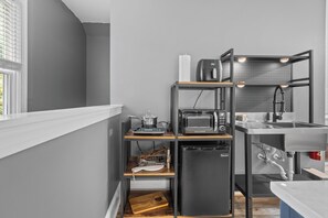 Interior - Charleston Charming Chic DI Loft Getaway (Charleston)