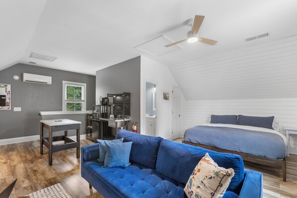 1 habitación, tabla de planchar con plancha, wifi gratis y ropa de cama 