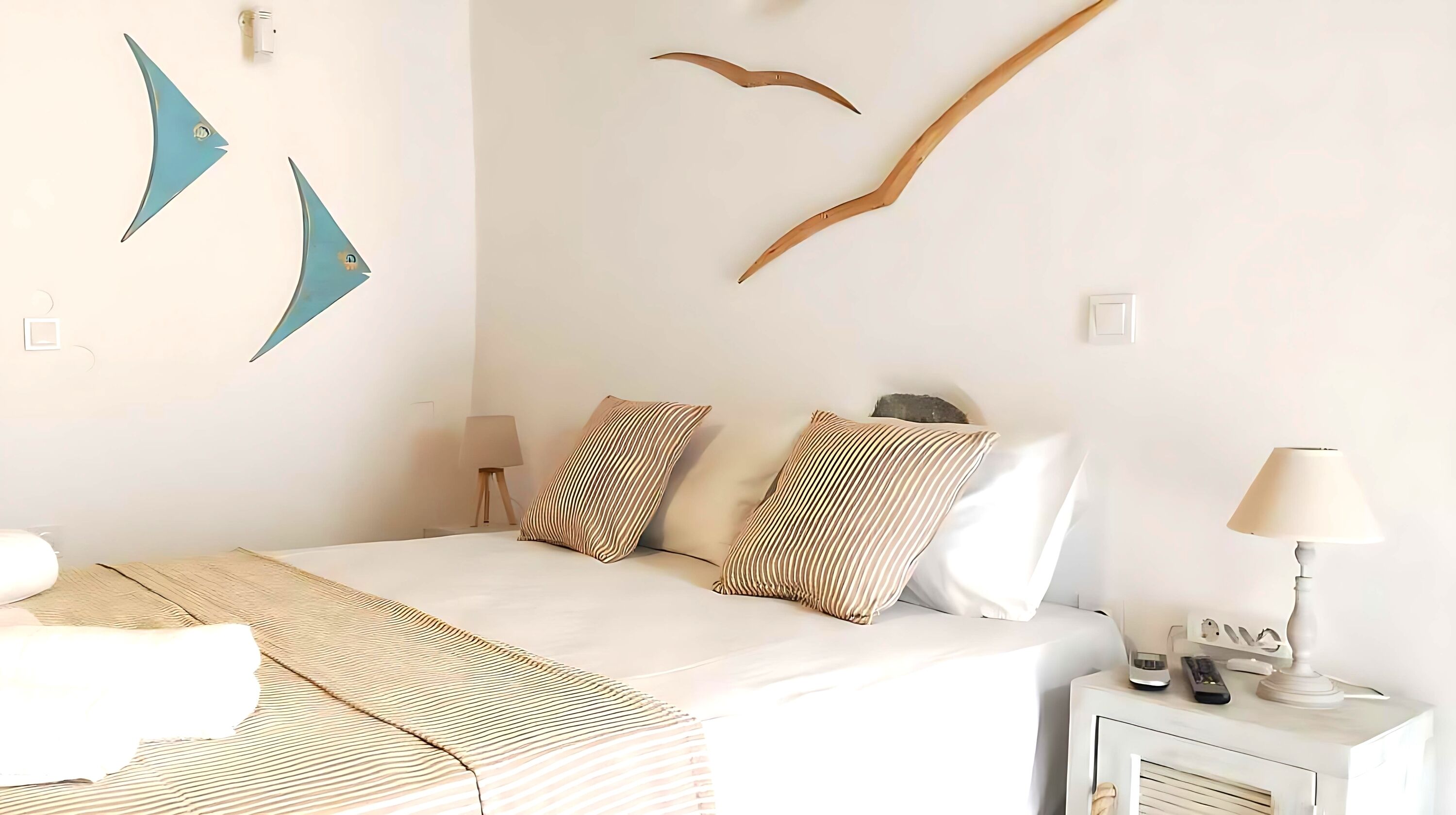 1 slaapkamer, een strijkplank/strijkijzer, beddengoed