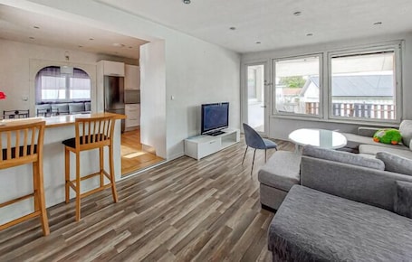 TV, fireplace. Charming 4-bedroom house with AC in Skåne län