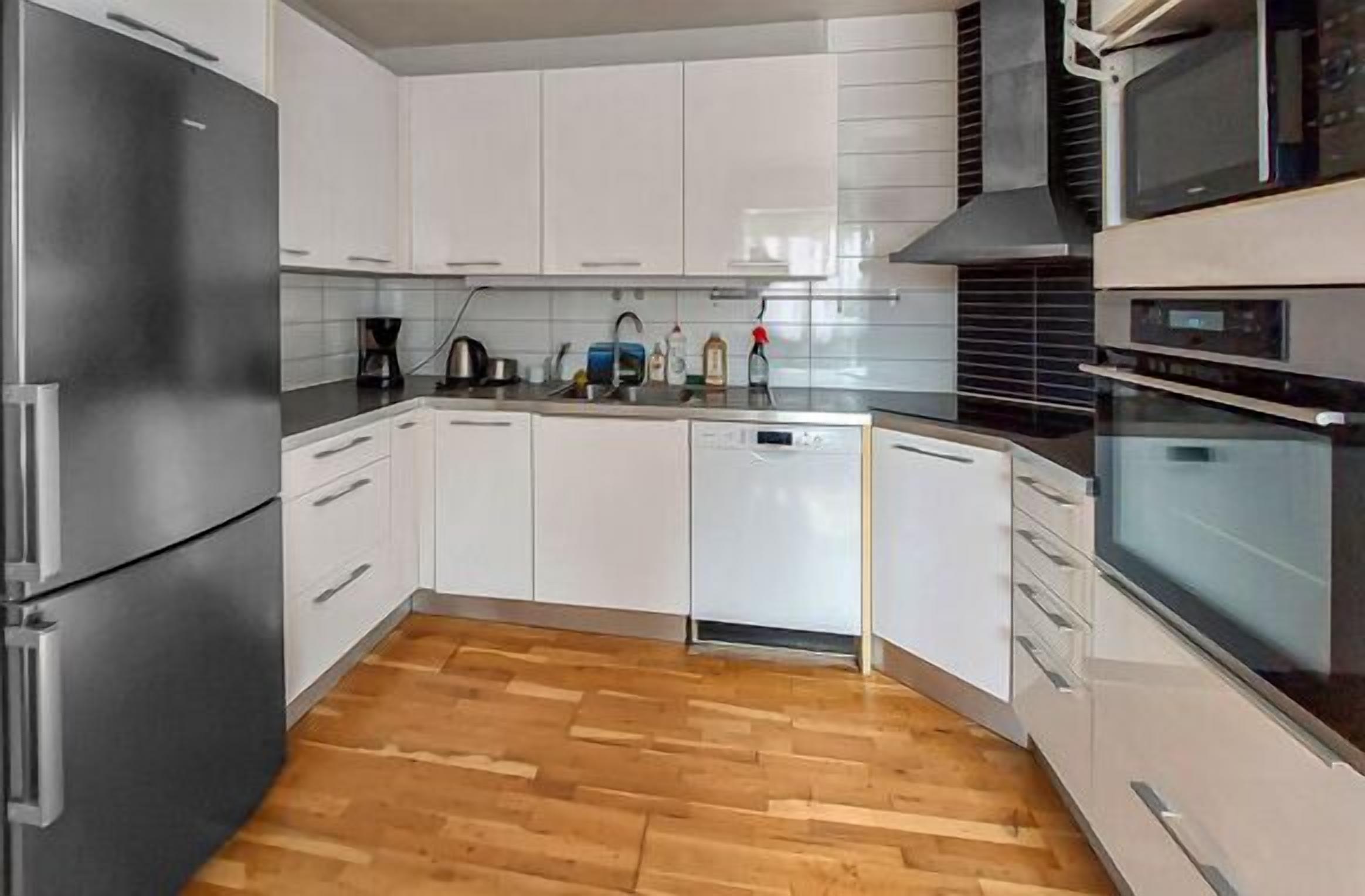 Microondas, horno, parrilla de estufa y lavavajillas 