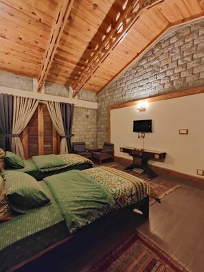 Camera Luxury con letto matrimoniale o 2 letti singoli, vista montagna | Wi-Fi gratuito