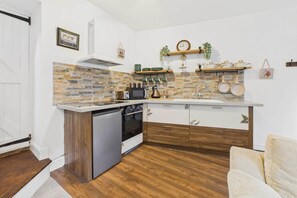 Refrigerador, microondas, horno, placa de cocina