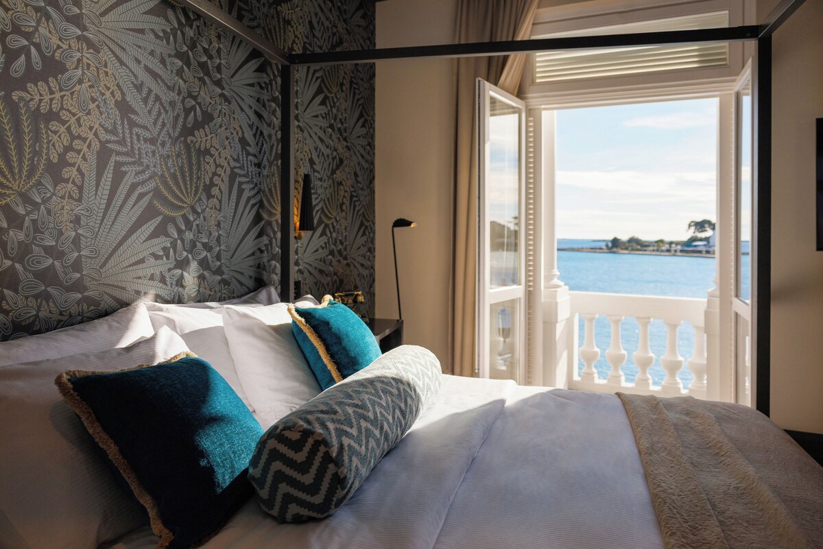 Superior Suite for 2+2 Seaview | Minibar, in-room safe, desk, WiFi (free)