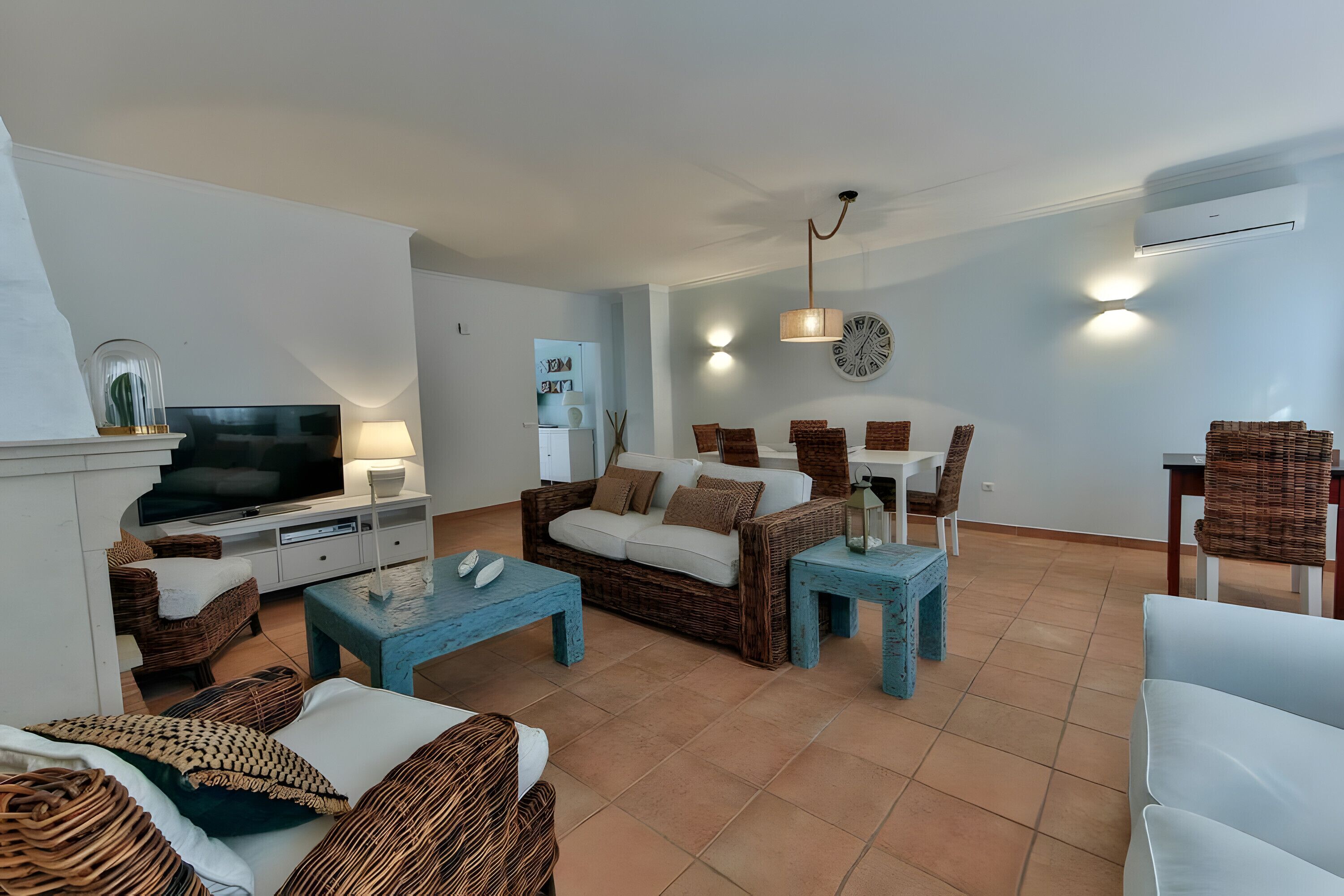 TV, fireplace, DVD player