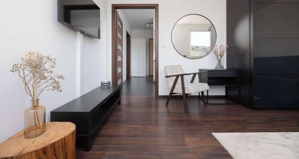 Modern Apartment | Parking, Air Conditioning, Balcony
