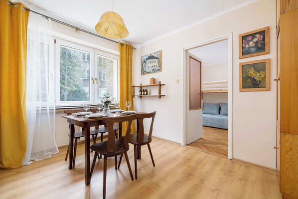 Dining - Nowowiejska 33 | Kraków | Cosy Studio | 6 People (Kraków)
