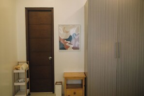 Habitación Confort doble | Cortinas opacas y sistema de insonorización
