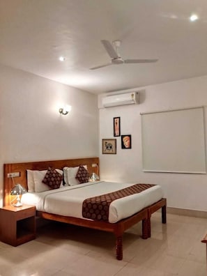 Chambre Double Confort, vue jardin | Bureau, rideaux occultants, chambres insonorisées, Wi-Fi gratuit