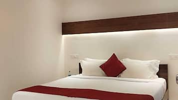 Comfort Double Room, Garden View | Desk, blackout drapes, soundproofing, free WiFi