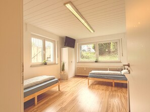 3 bedrooms, WiFi, bed sheets