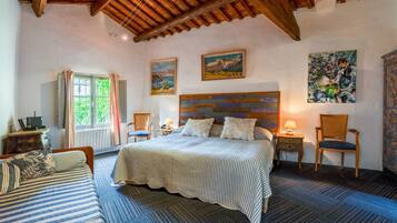 1 habitación, wifi y ropa de cama