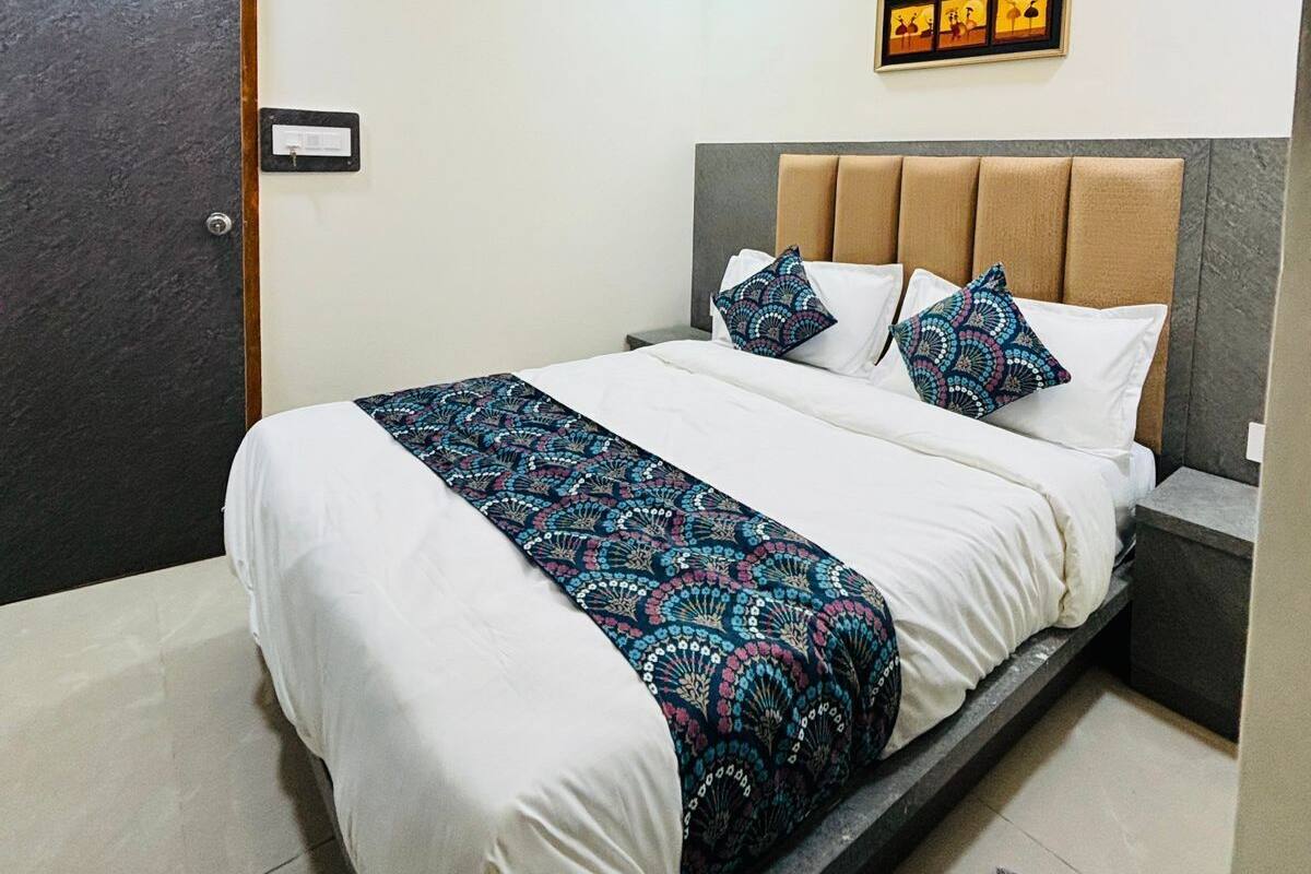 Deluxe Room, City View