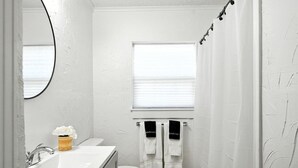 Unclassified image, 5 of 24, button - Sage Retreat – Cozy Comfort (Abilene)