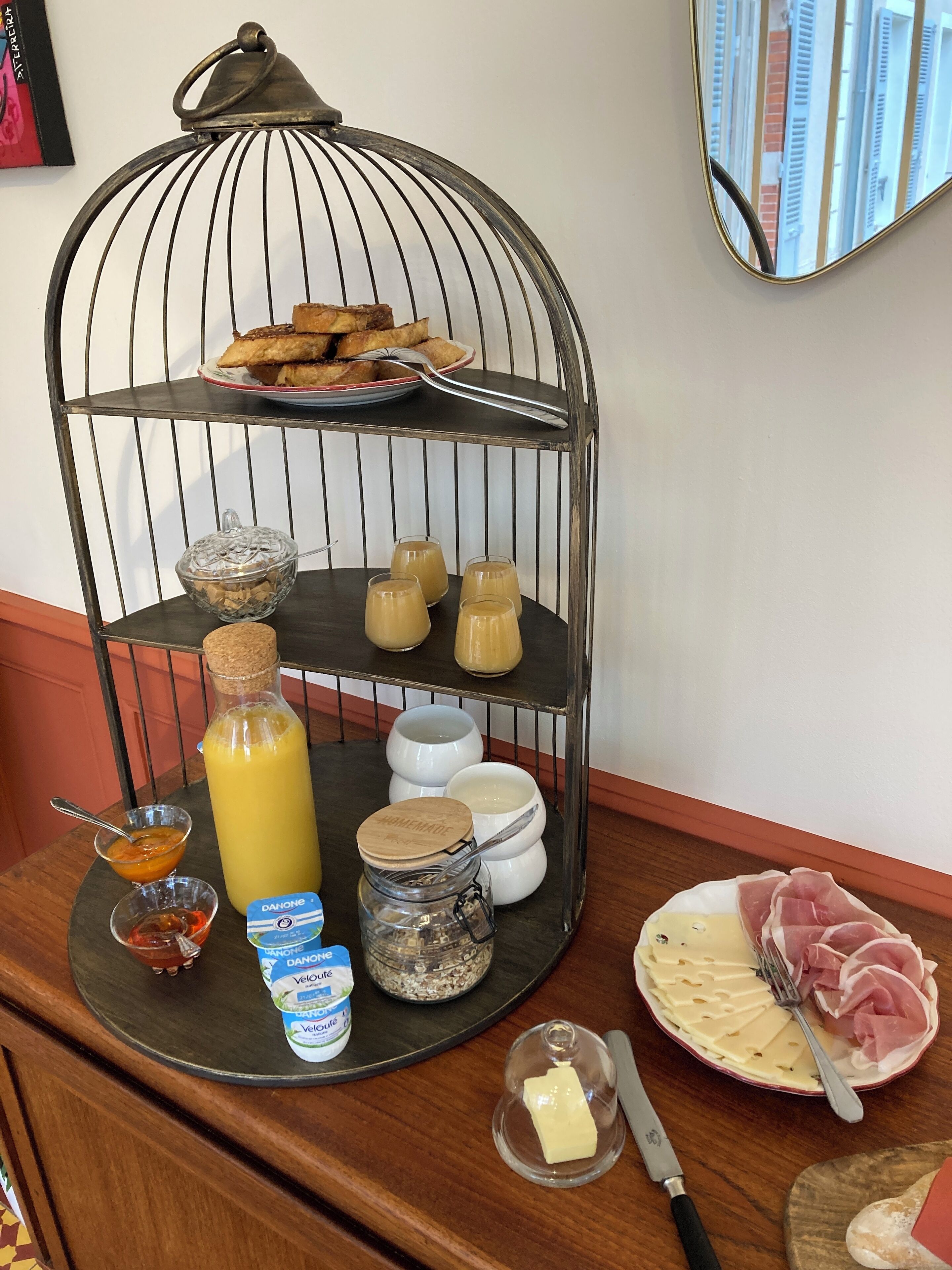 Daily buffet breakfast (EUR 12 per person)